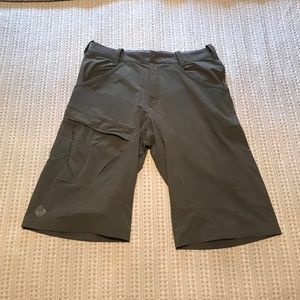 Mens Salomon ACTI LITE hiking shorts